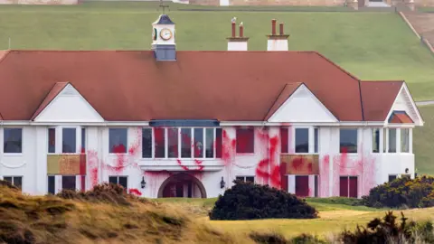 Trump Calls Vandalism at Turnberry Golf Resort ‘Terrorism’